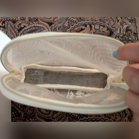 Dior Cream Floral Embroidered Cosmetic Bag New With Box - Picture 4 of 6